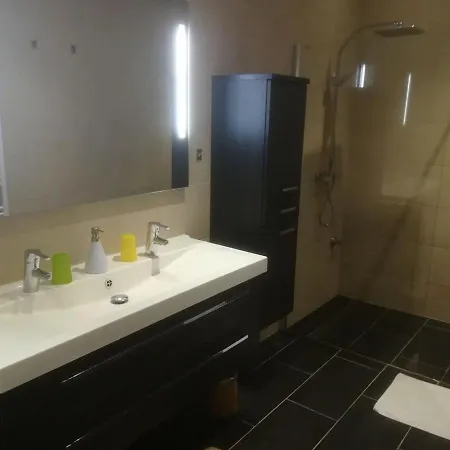 Zentral Gelegene, Sehr Ruhige Und Helle Apartmán Štýrský Hradec