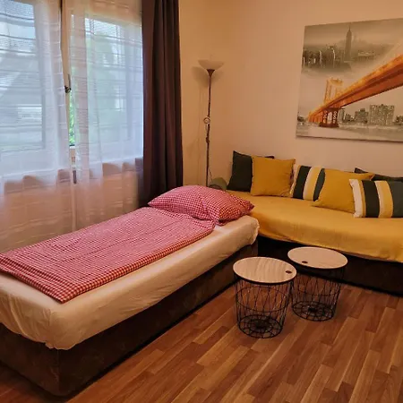 Zentral Gelegene, Sehr Ruhige Und Helle Грац