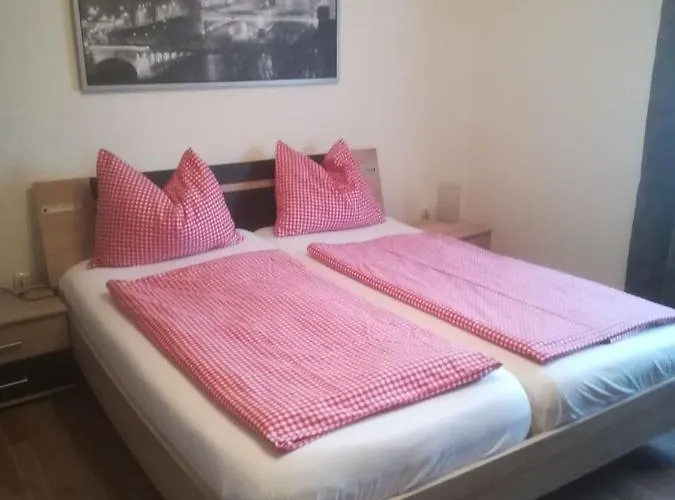 Zentral Gelegene, Sehr Ruhige Und Helle Apartamento