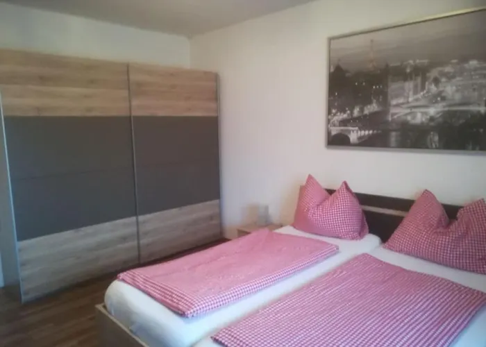 Zentral Gelegene, Sehr Ruhige Und Helle *