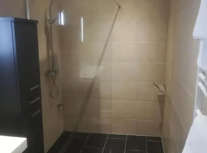 Zentral Gelegene, Sehr Ruhige Und Helle Apartamento *