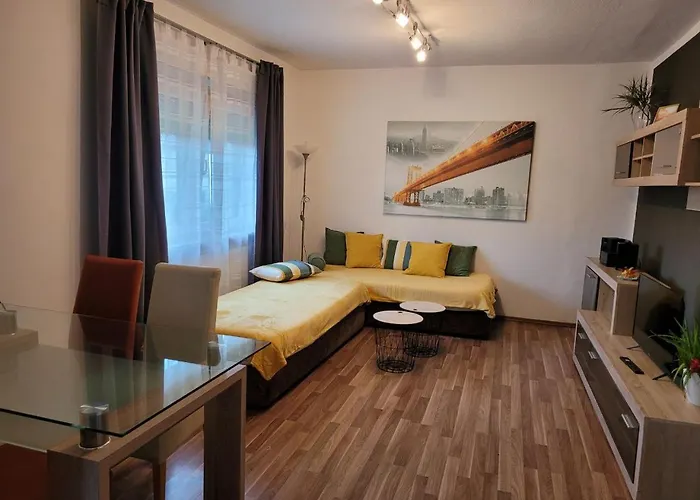 Zentral Gelegene, Sehr Ruhige Und Helle Apartmán *