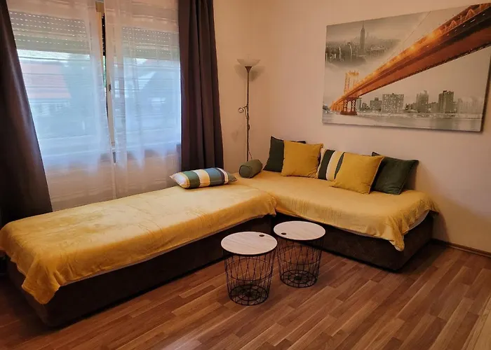 Zentral Gelegene, Sehr Ruhige Und Helle Apartmán Štýrský Hradec